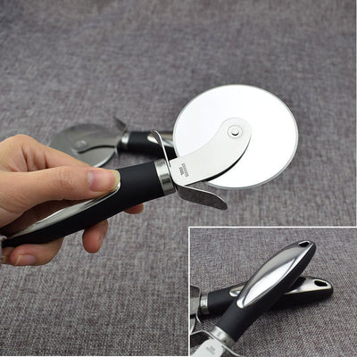 Stainless steel pizza cutter